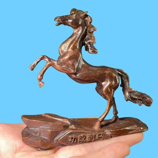 

Play with the wind, collect horses, and decorate the desktop tea table pet in the successful bronze office