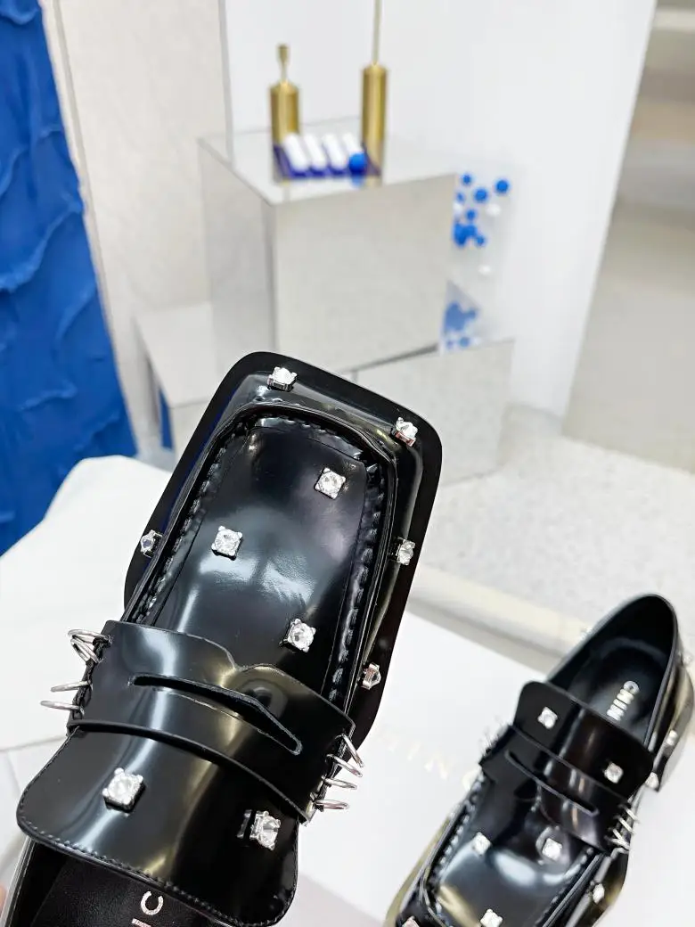 Scarpe mocassini con punta quadrata stile britannico in vera pelle con strass di lusso Scarpe basse con suola spessa Scarpe casual da donna