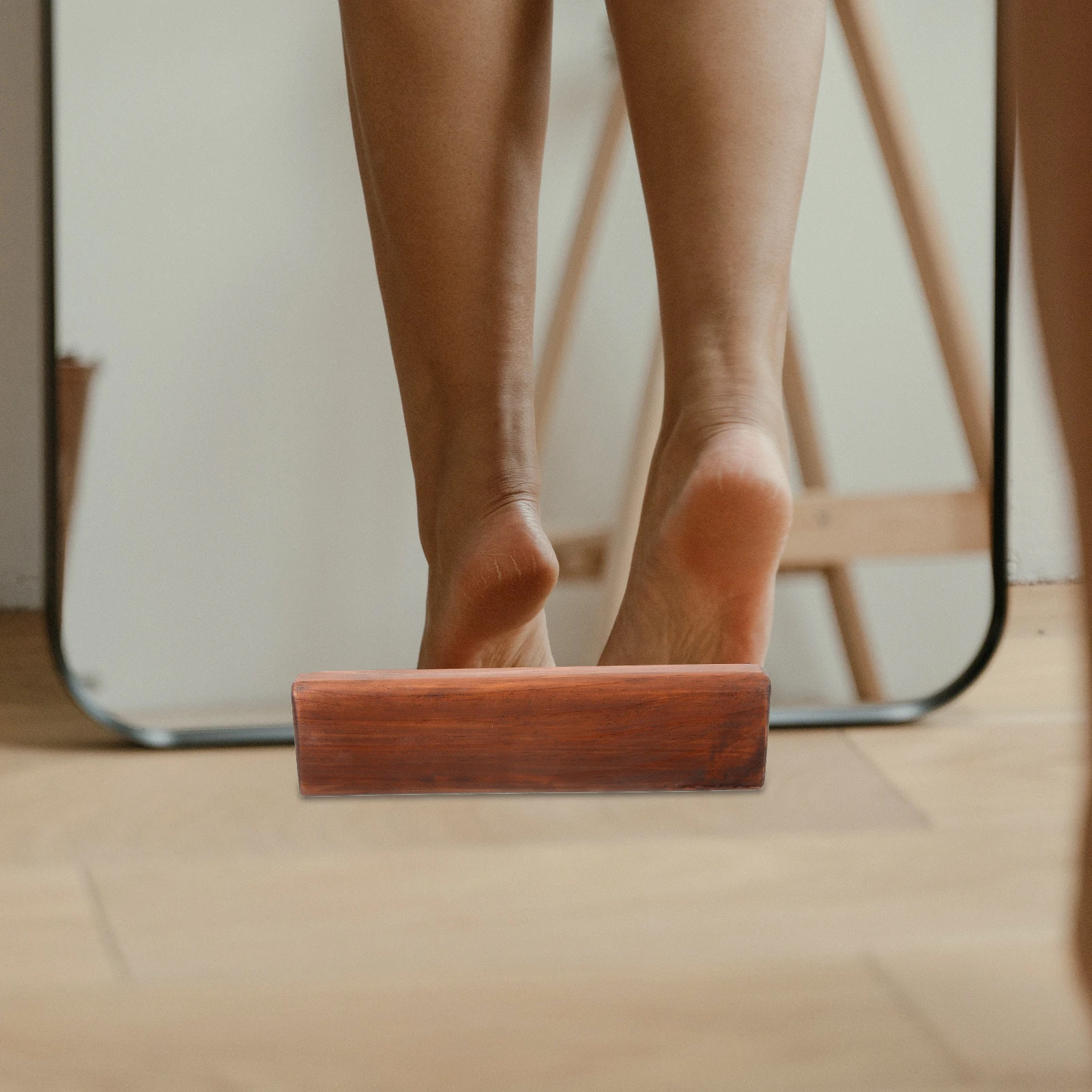 

Modern Wooden Floor-standing Mirror Support Stand Anti-slip Design Natural Wood Color Stable Frame for Full Length Mirrors
