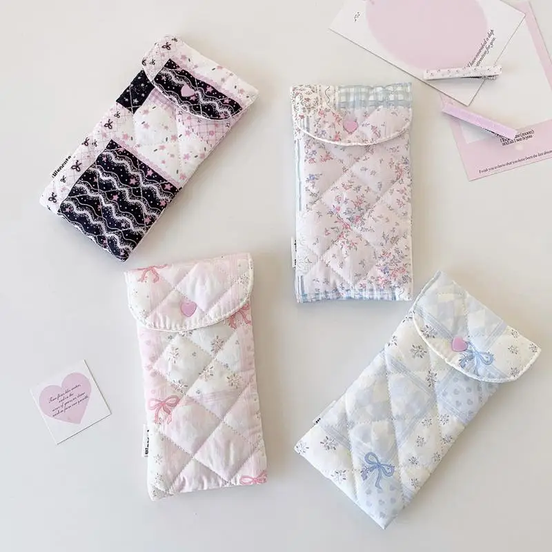 1 Stück Modische Blumenmuster-Schleifen-Snap-Stifttasche Schüler-Schreibwaren Mädchen Tragbare Brillen-Aufbewahrungstasche Große Kapazität Reise-Make-up-Tasche Geschenk – Detail 9