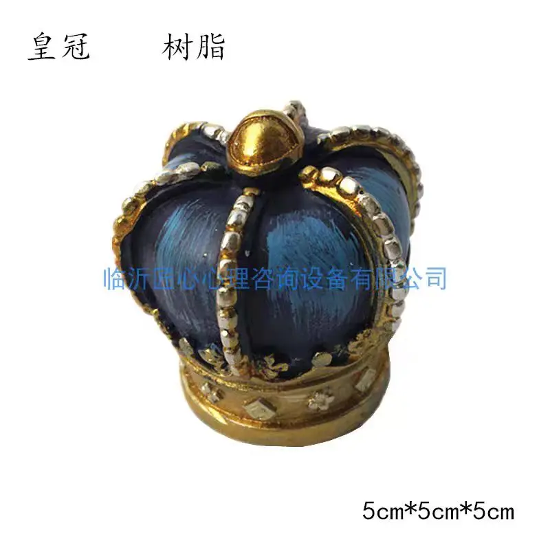 Resin figure mental psychological sand table game box court therapy   crwon model