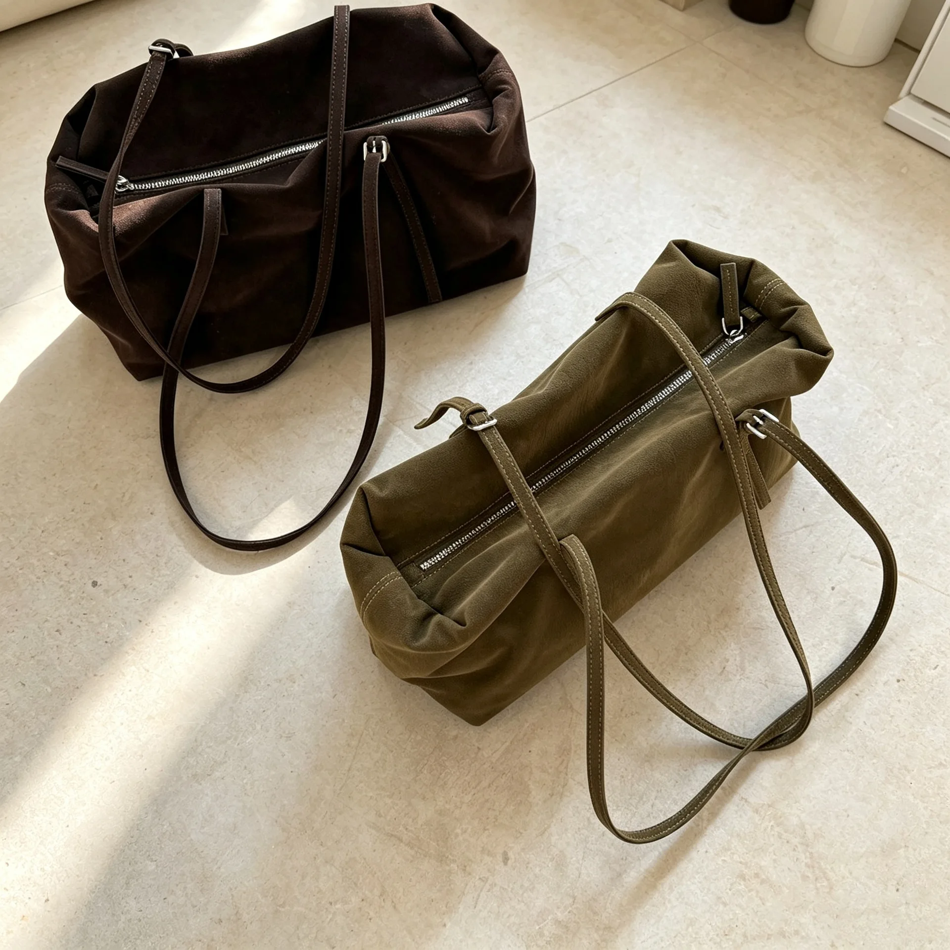 2026 – Neuerscheinung – Große Pendler-Umhängetasche – Minimalistische Mode – Kissen-Stil Damenhandtasche – Leichtgewicht-Nylon – Detail 2