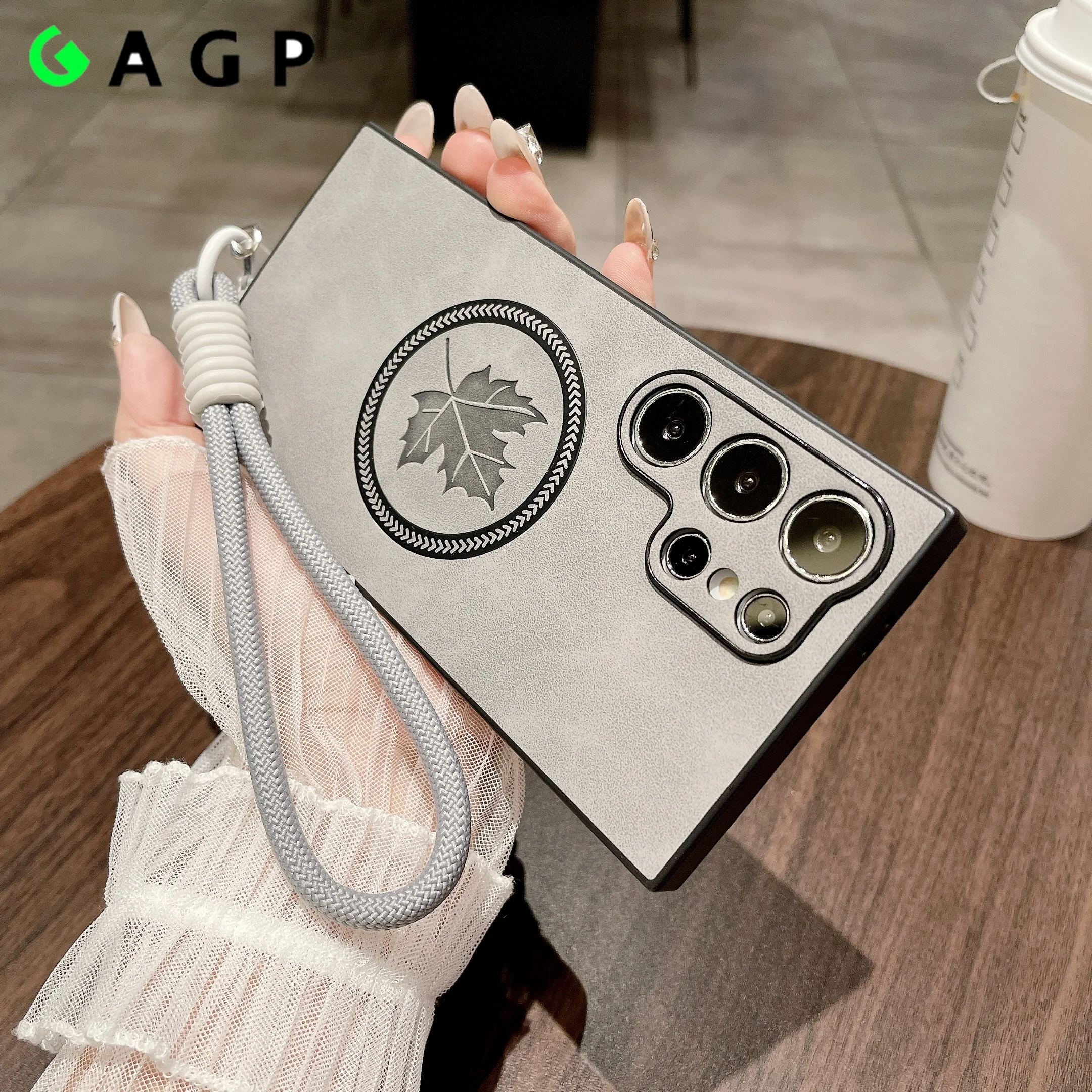 

Кожаный чехол со шнурком для Magsafe Maple Leaf для Samsung Galaxy S25 Edge S24 S23 Ultra S25 Plus S22 S21 FE с ремешком на запястье