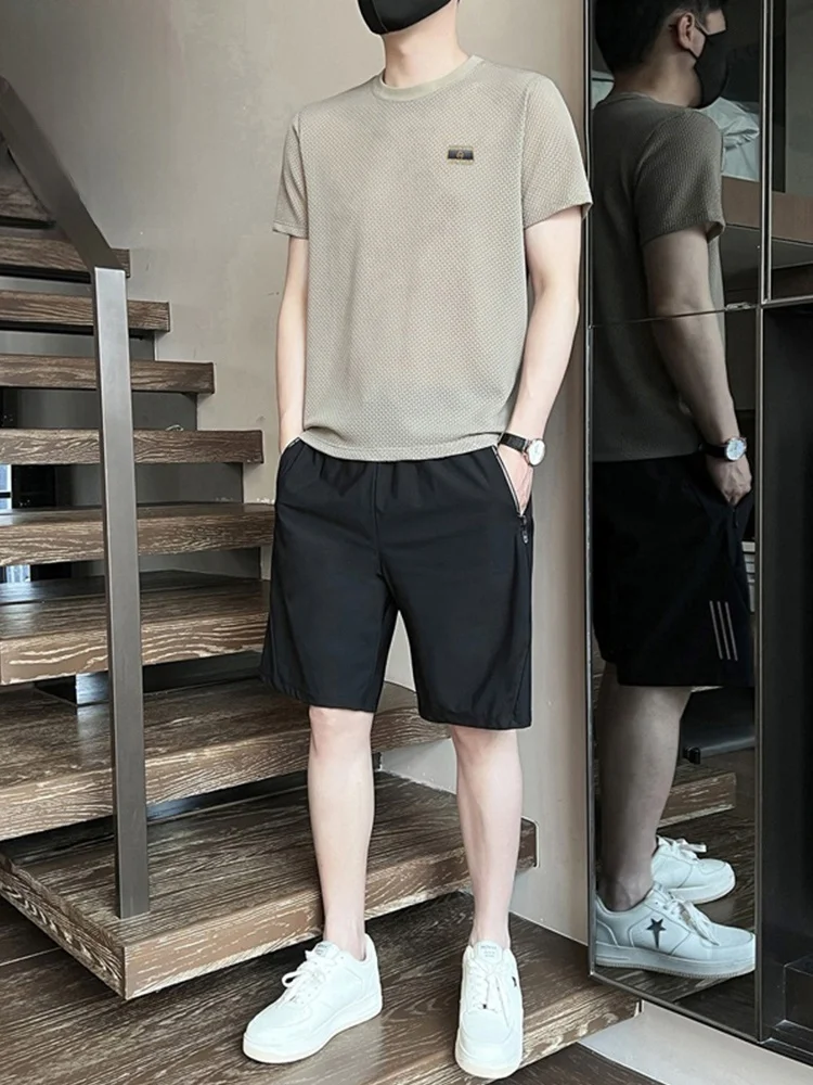conjunto-deportivo-de-seda-helada-para-hombre-camiseta-de-manga-corta-delgada-de-verano-con-pantalones-cortos-casuales-conjunto-de-dos-piezas-ligero-y-transpirable