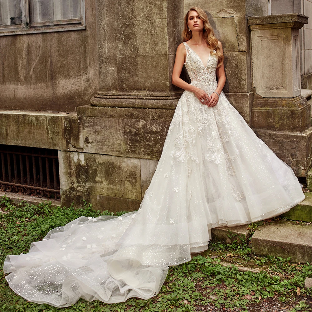 Robe de Mariée en Dentelle Personnalisée avec Col en V, Ligne A, Brillante, Dos aux, Grande Taille, pour Patients