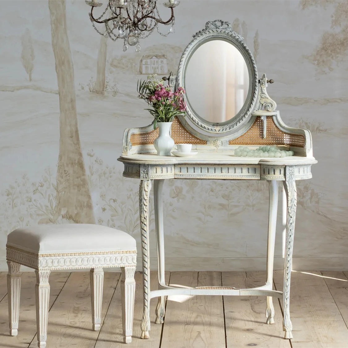 eu-Modern Luxury French Vanity Makeup Table Vintage Carved Rattan Integrated with Solid Wood Durable Bedroom Storage%