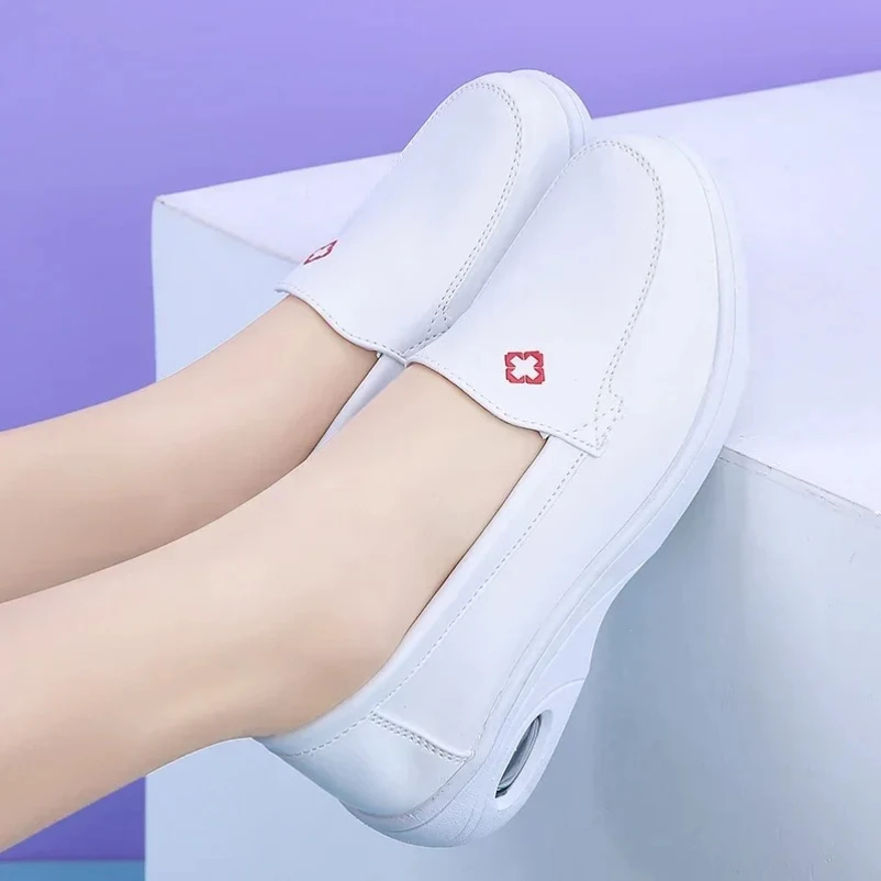 

Женская обувь 2025 г., синяя обувь на танкетке, удобная нескользящая модная женская обувь на плоской подошве с мягкой подошвой, кроссовки