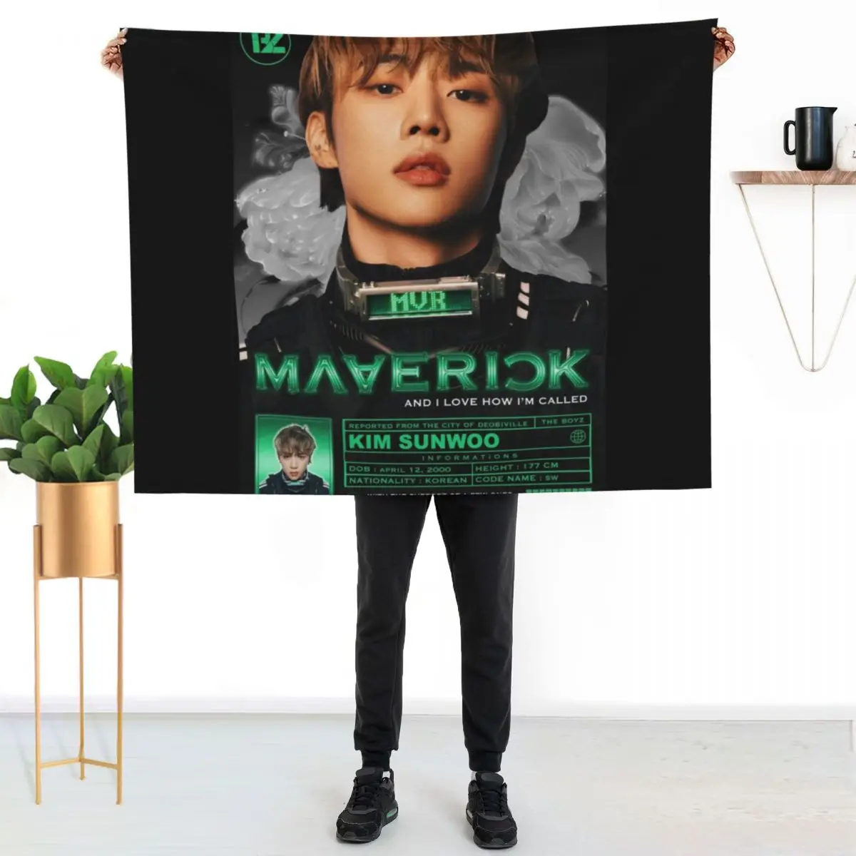 

Sunwoo Maverick ! [The Boyz] Throw Blanket Durable Warm Blanket for Daily Home Use