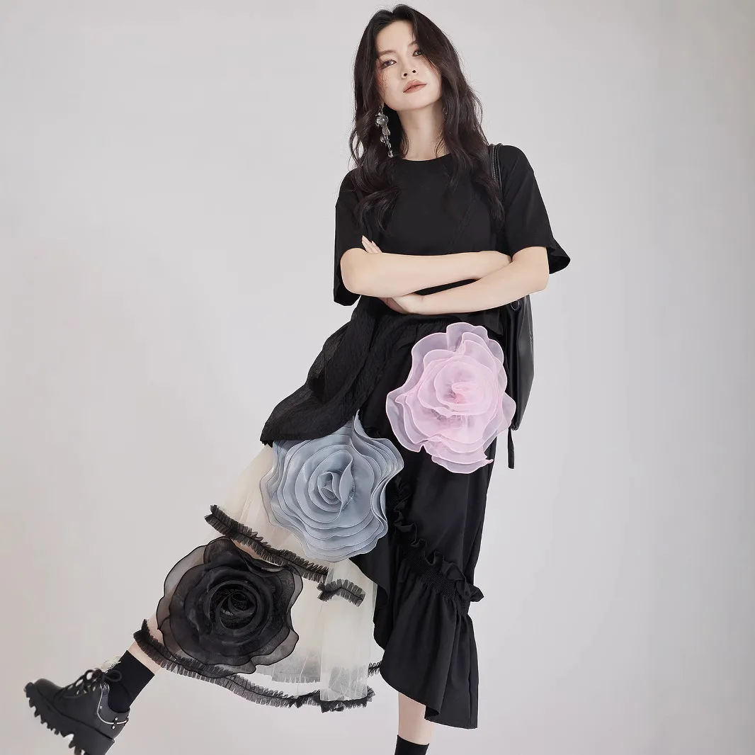 

2025 New French Retro Design Irregular Mesh Splicing Puffy Half-length Skirt Big Rose Skirt Round Neck Black T-shirt Female
