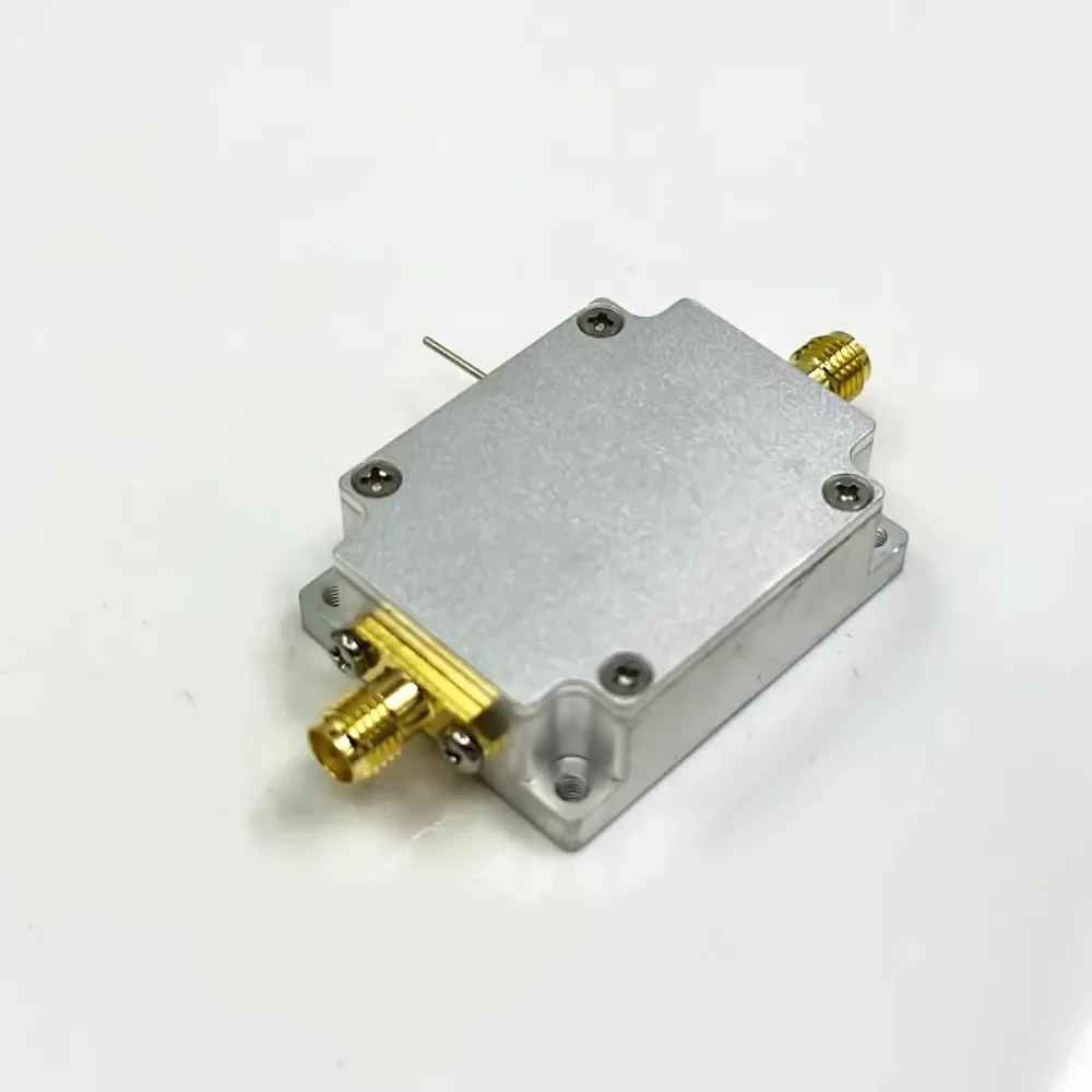 LNA 0.5-6.3GHz 33dB Low-noise Amplifier Powered 5V Amplifier