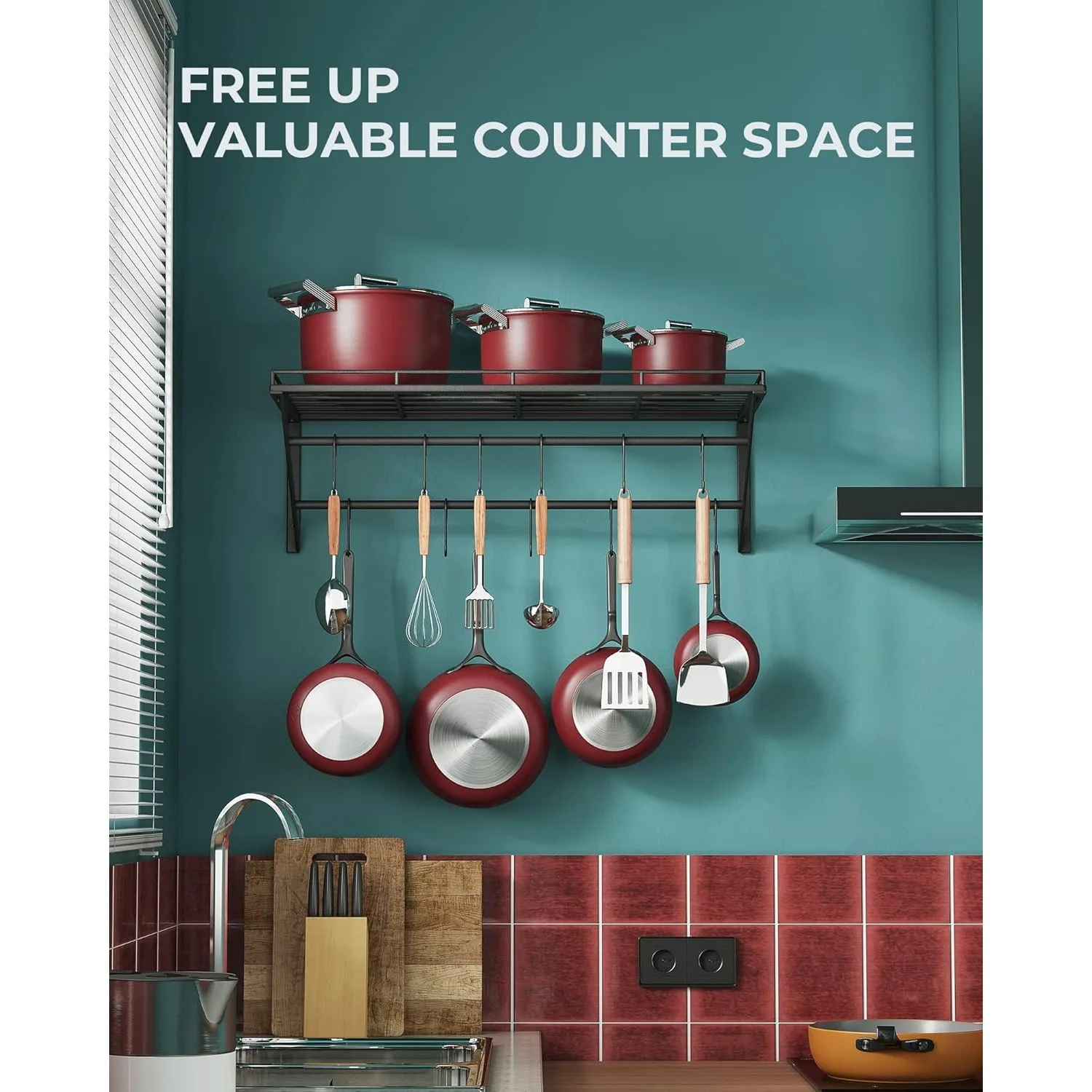 رف تخزين مثبت على الحائط مقاس 23 بوصة مع حاجز تعليق من طبقتين و12 خطافًا على شكل خطافًا، مثالي للمقالي والأواني،