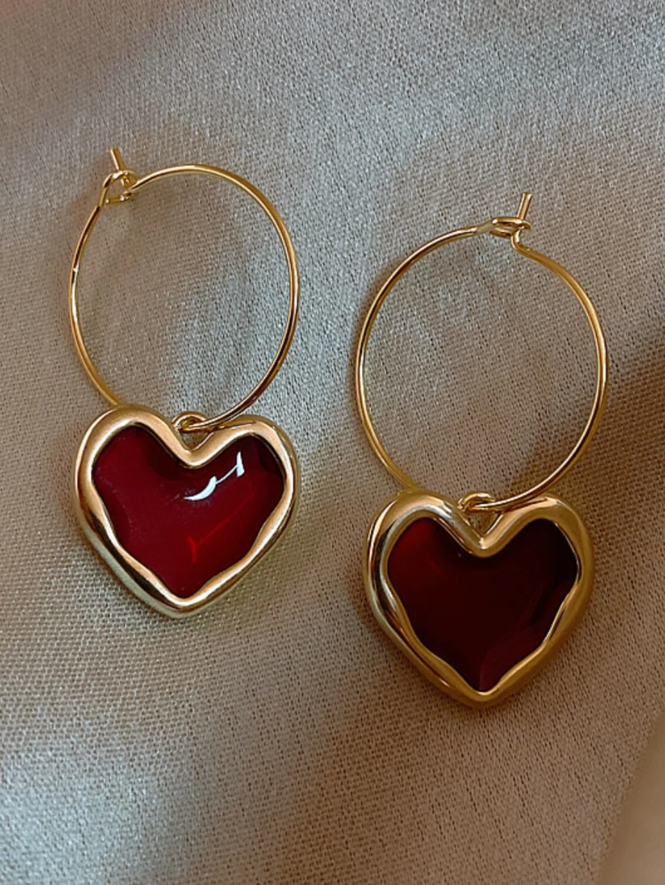 2 Pieces of Trendy Wine Red Heart-shaped Earrings for Women, Outdoor Travel, Carnival, Party, Holiday Dressing Gifts-8833