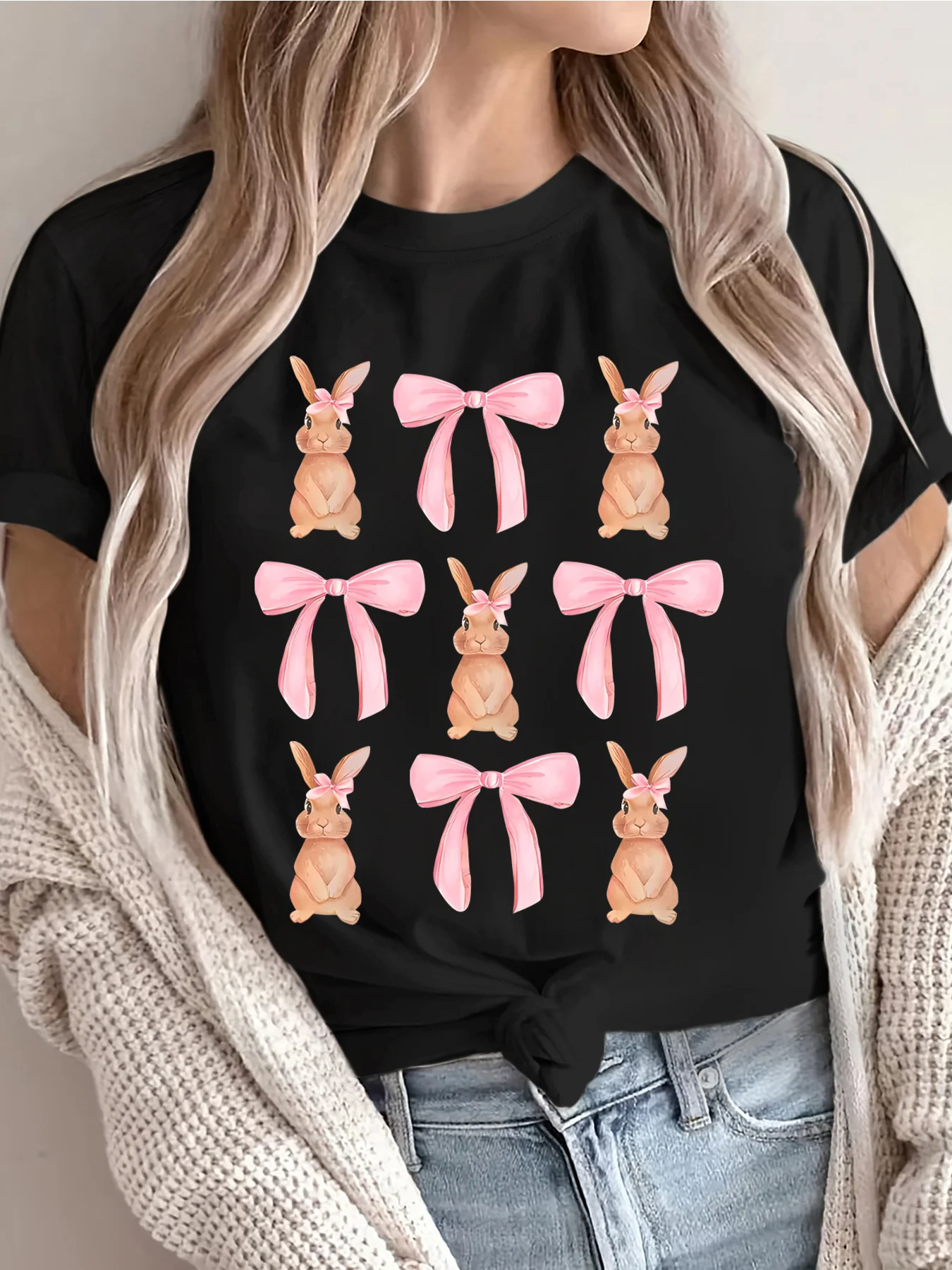 تي شيرت نسائي بطبعة أرنب عيد الفصح وفيونكة وردية - كاجوال بأكمام قصيرة ورقبة دائرية، بوليستر مسامي، قابل للغسل في الغسالة