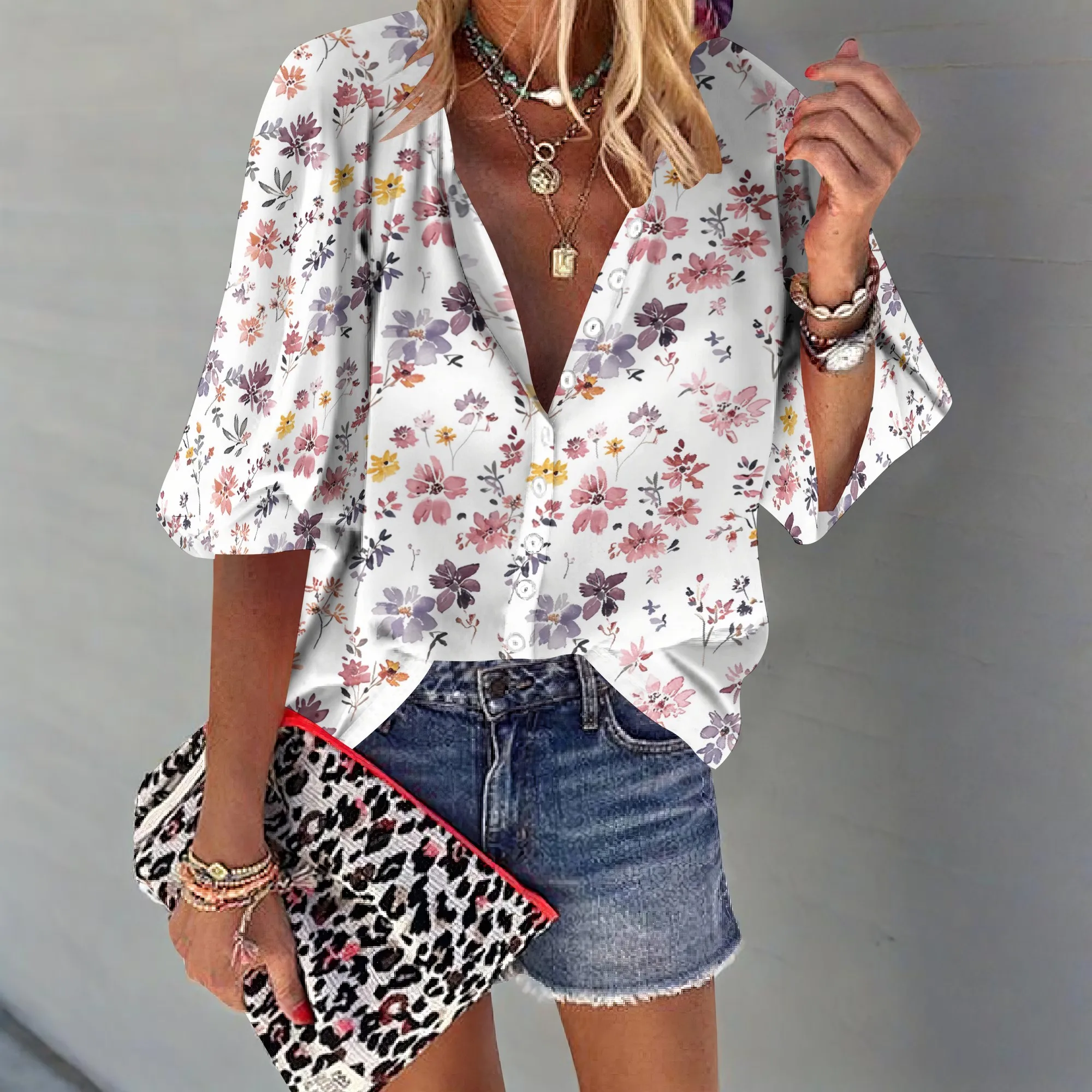 Рисунок 3 - Женские рубашки на пуговицах с