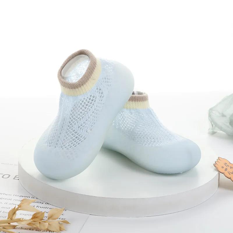 Sapatos infantis de malha respirável, sola macia, sola de borracha, resistente ao desgaste, vela antiderrapante, bebê do jardim de infância