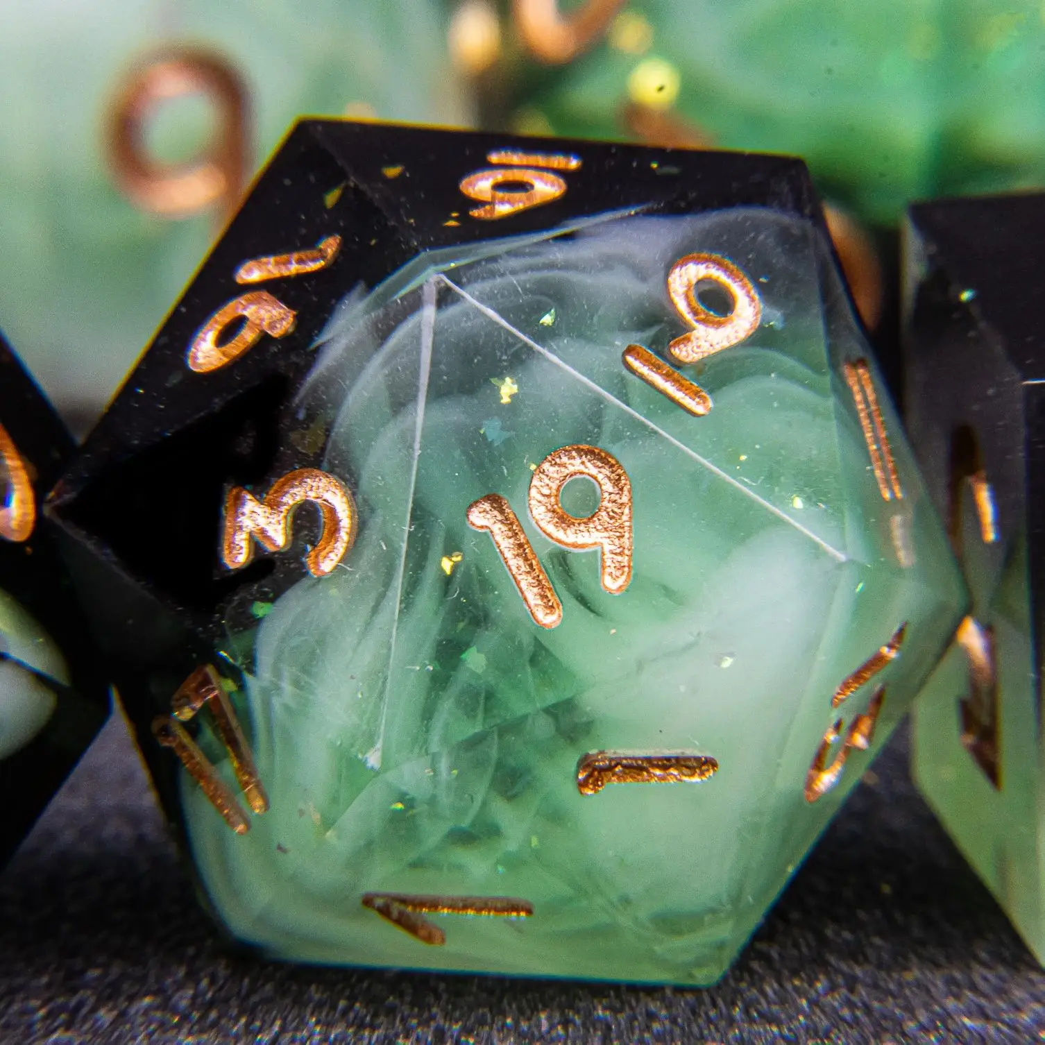 DnD Polyhedral Handmade Resin Dice Set Multifaceted Dices Table Game for TRPG, Sharp Edge Resin D&D Dice for dungeons and dragon