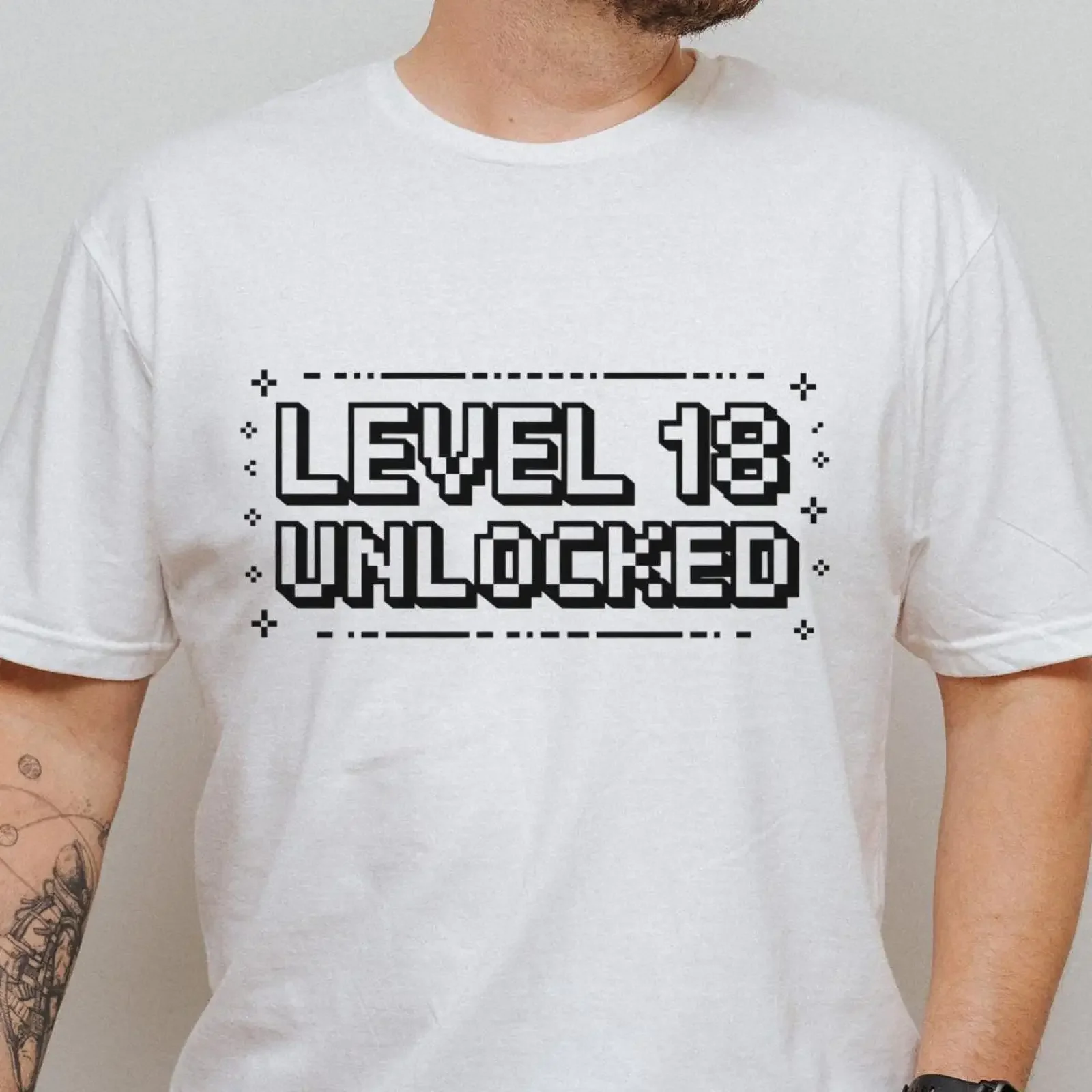 18th Birthday T Shirt for Men Idea Milestone vintage Washed Unisex graphic Top For Everyday Wear Soft homme streetwear Slightly