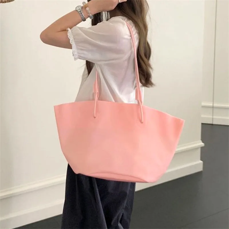 New Jelly Handbag For Woman 2026 Summer Candy Color Vacation Beach Shoulder Bag Water Resistant Large Capacity Commuter Tote ins