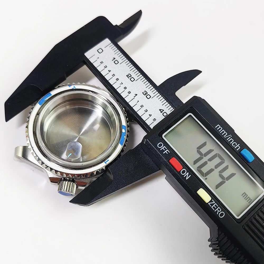 ساعة رجالية 40 ملم، هيكل من الفولاذ المقاوم للصدأ، إطار بكلمة حمراء، قرص أسود وأخضر، زجاج ياقوتي NH35 حركة أوتوماتيكية