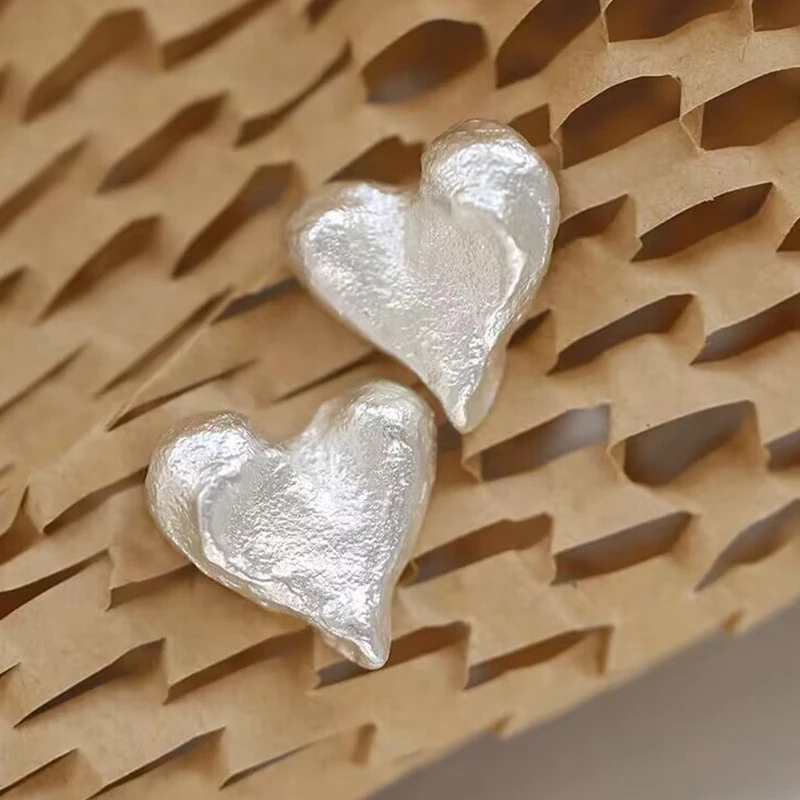 French Niche S925 Silver Pin Heart Earrings French Retro Style Light Luxury High-end Studs Women's Fashion Ear Accessories