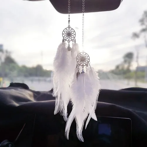 Colgante de coche atrapasueños para niñas, colgante de espejo de plumas, decoración del hogar, adorno de coche de la suerte, accesorios de Interior de coche para niñas