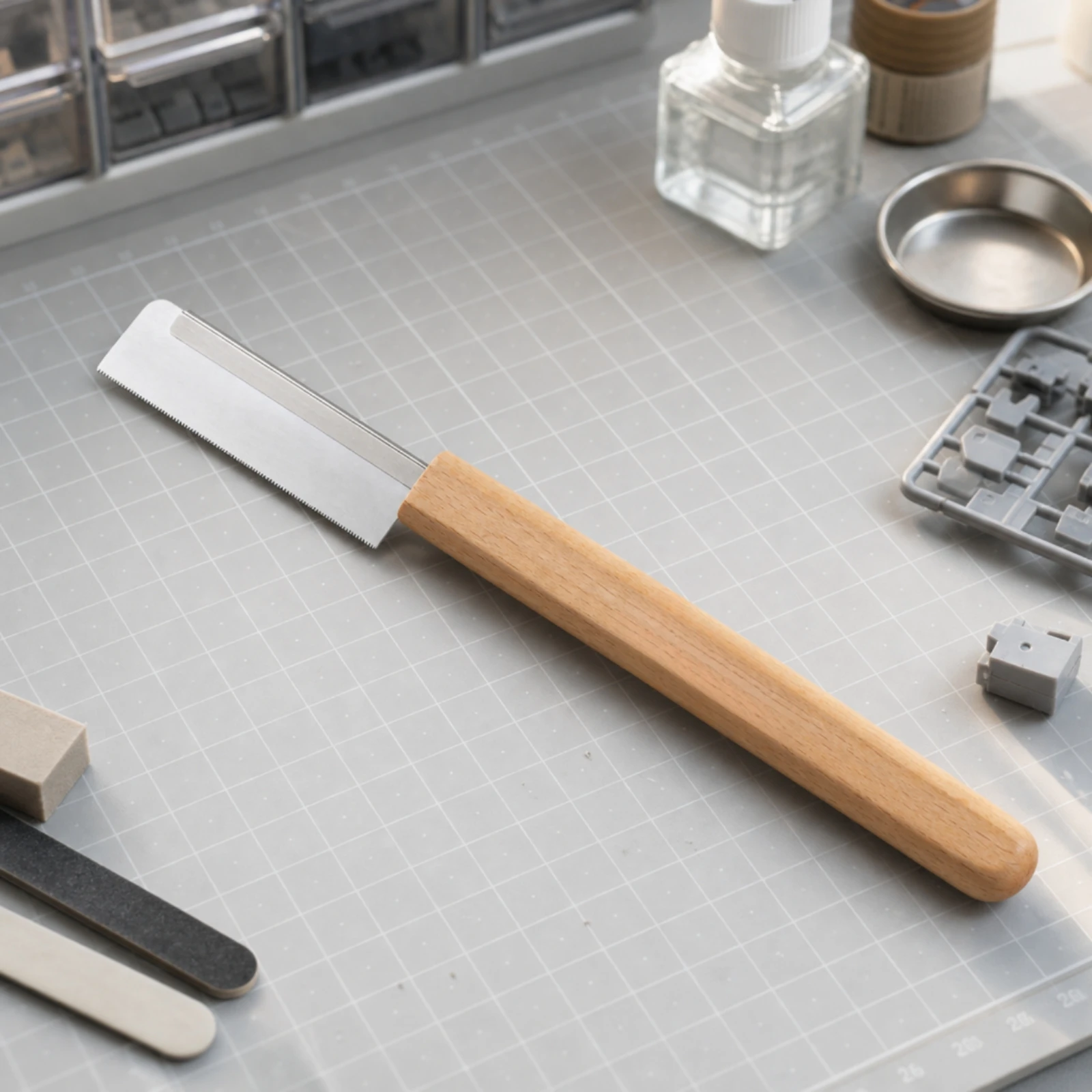 Handheld Craft Saw with Wooden Handle Corrosion-Resistant Ultra-Thin Blade Craft Saw Lightweight Easy to Use
