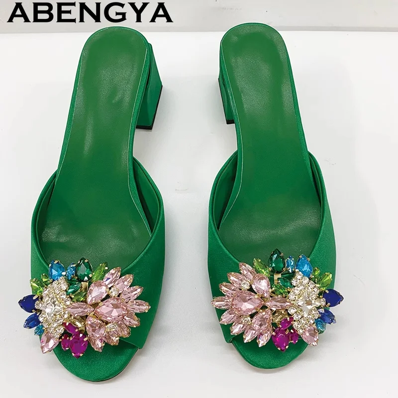 マルチカラークリスタルオープントゥチャンキーヒールスリッパ女性クラシックエスニックスタイルスリングバックスリッパサマードレスパーティーシューズ Mujer