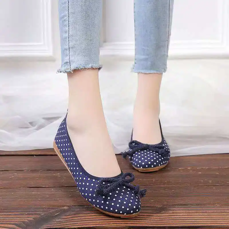 

2026 Spring and Autumn Flat Leather Shoes Comfortable Lightweight Breathable Anti-Slip Cowhide Sole Casual Women's Shoes