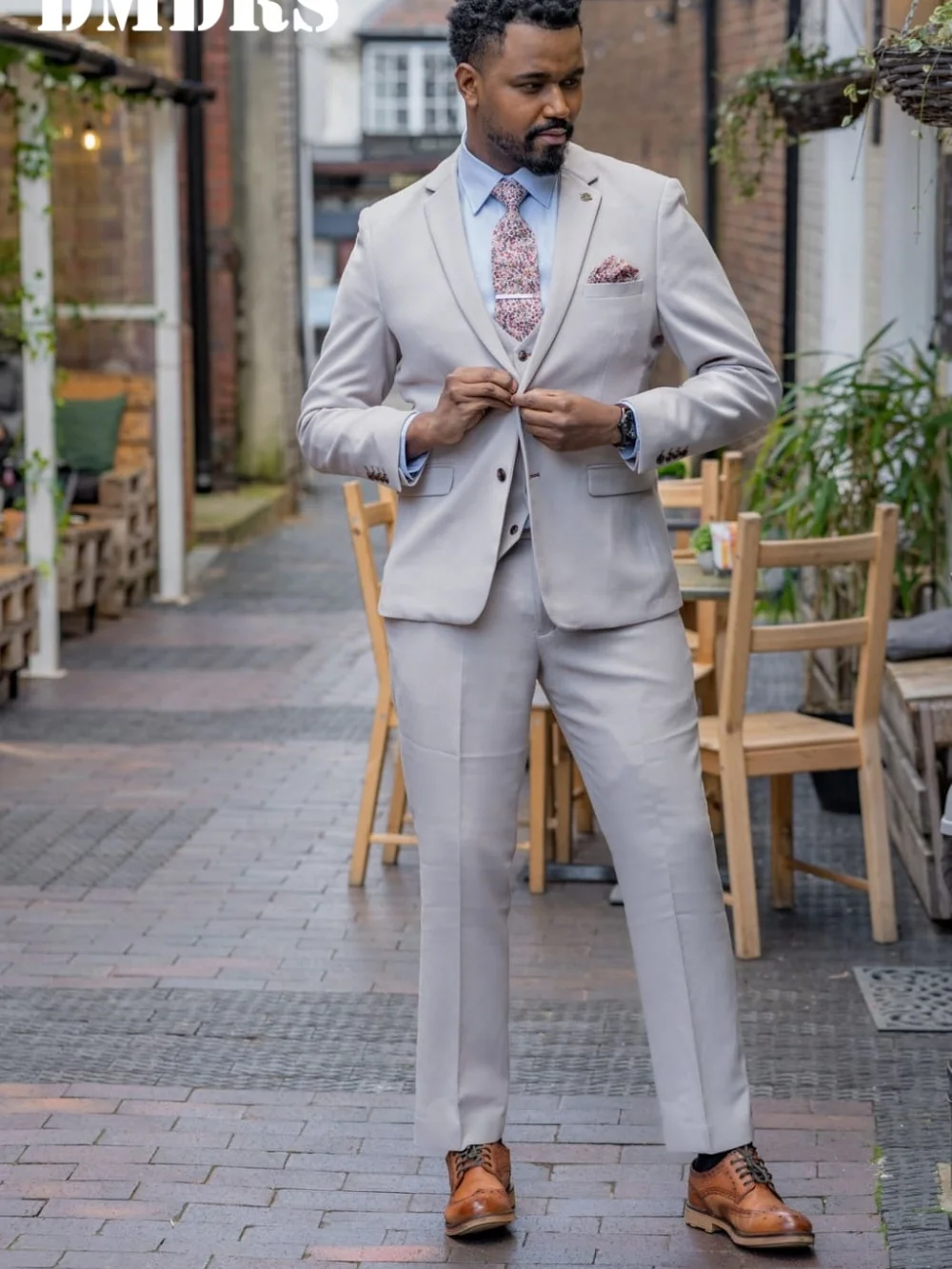 Men's Romantic 3 Piece Beige Wedding Suit Set 2025 Slim Fit Jacket Vest Pants Stylish Formal Outfit for Business Weddings