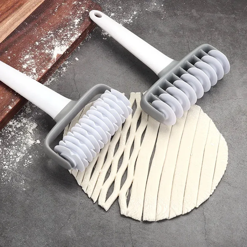 Multi-Pattern Pizza Cutter Wheel and Pastry Dough Roller,Creative Pasta Cutter Tool for Making Pie,Ravioli,Cookies for Beginners