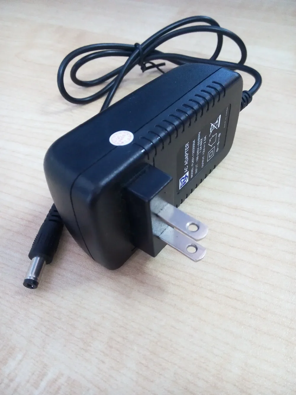 

ESCAM AC100V-240V / DC12V 2A Output Power Adaptor 50/60HZ, Wall Charger DC 5.5mm x 2.1mm EU/AU/UK/US Plug for CCTV Camera free