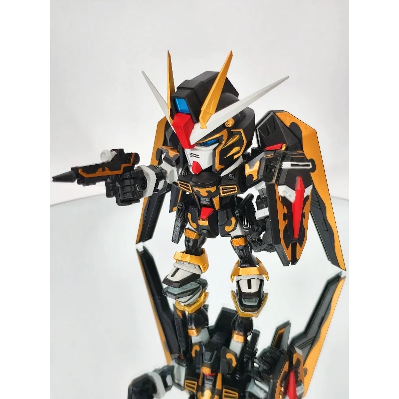 Bandai Original Gundam QMSV Mini5 5th Anniversary Series Blind Box - Artista Freedom Gundam、Wing Gundam、RX-78-2 Gundam、Figura Zaku