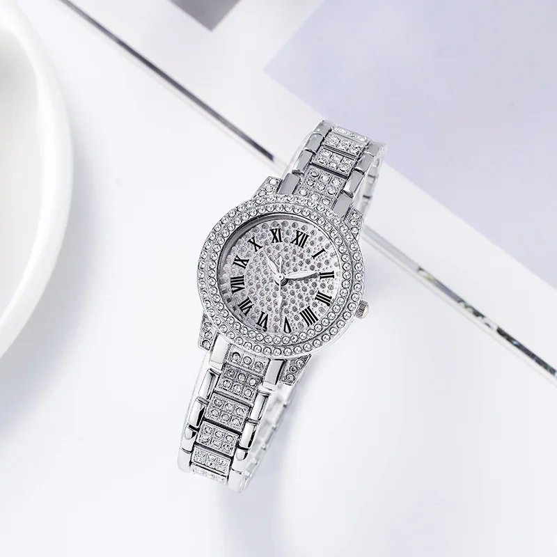 Montre de luxe en biscuits pour femme, montre à petit cadran, ciel étoilé, liste liée en acier, tempérament à la mode, hiver, nouveau