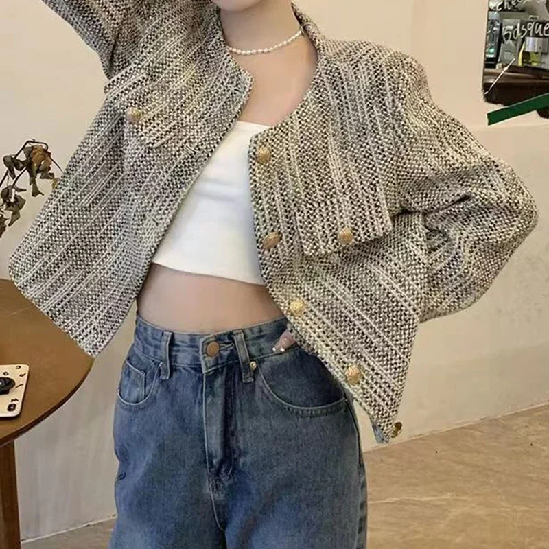Small fragrance short long-sleeved jacket women's autumn 2024 new high-end fashion design with a sense of foreign cardigan top.