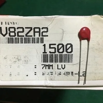 Varistors V82ZA2 1200A 500PF 82V 82Z2 7MM