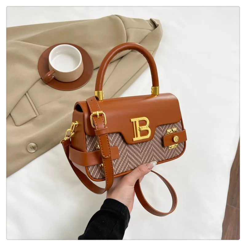 

Women's Minimalist Shoulder Bag for Office Commute with High-quality PU Material Multiple Compartments (fits A4) Lightweight