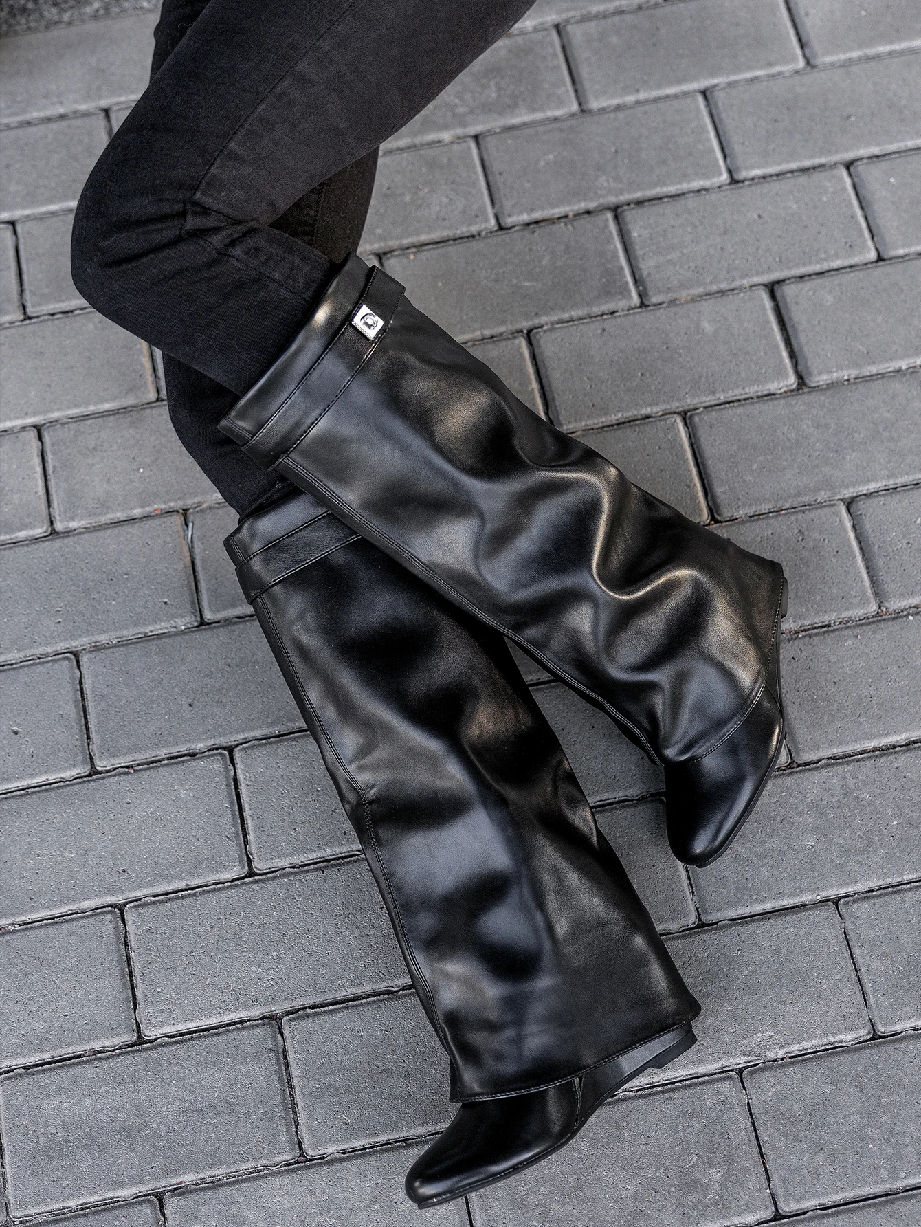 GMQM 2025 Fashion Women\'s New The Knee Boots Round Toe Wedges High Heels Slip-On Shark Lock Decor Vintage Streets Style Designer