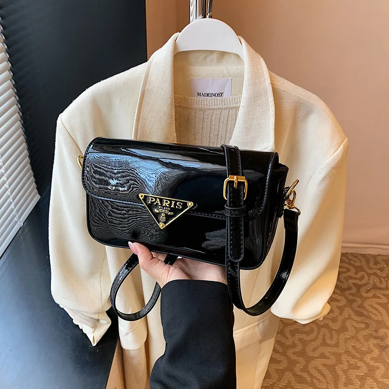 

2026 Women's Luxury Premium Texture Small Square Bag Fashion Designer Simple Exquisite Winter Versatile Shoulder Messenger Bag