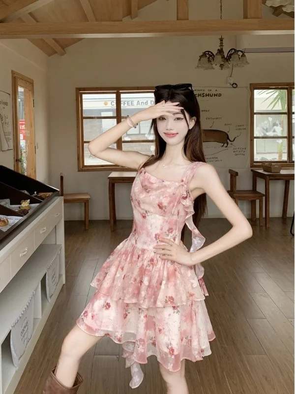 

Summer Vacation Red Floral Print Halter Neck Asymmetrical Short Skirt for plus Size Women Breathable High Waist Princess Style