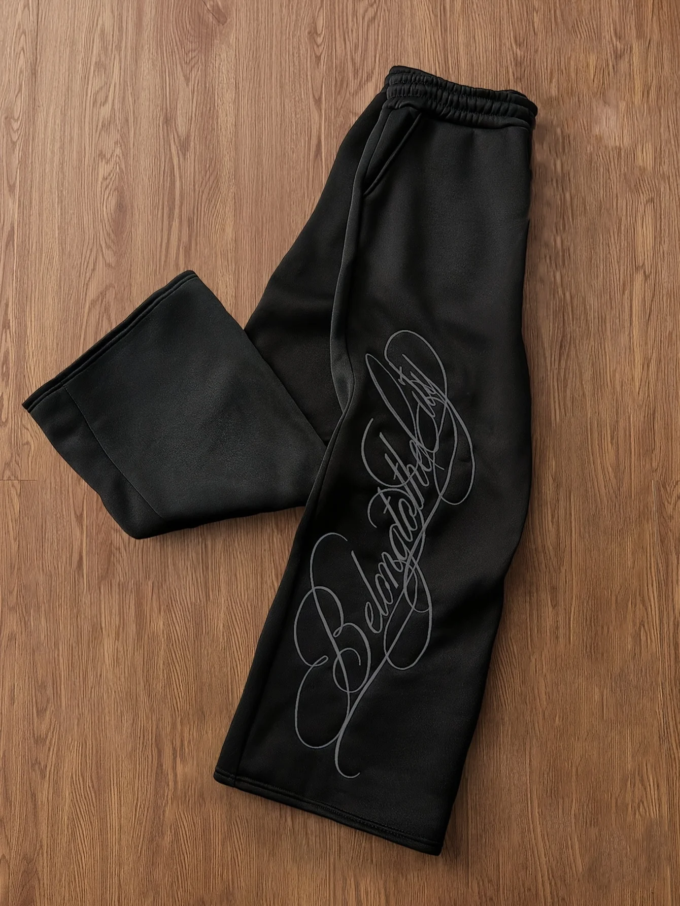 2026 Herren Schwarze Hosen mit Schriftzug, Reine Baumwolle Gerade Geschnittene Hosen, Lässige Jogginghosen mit Elastischem Bund – Detail 15