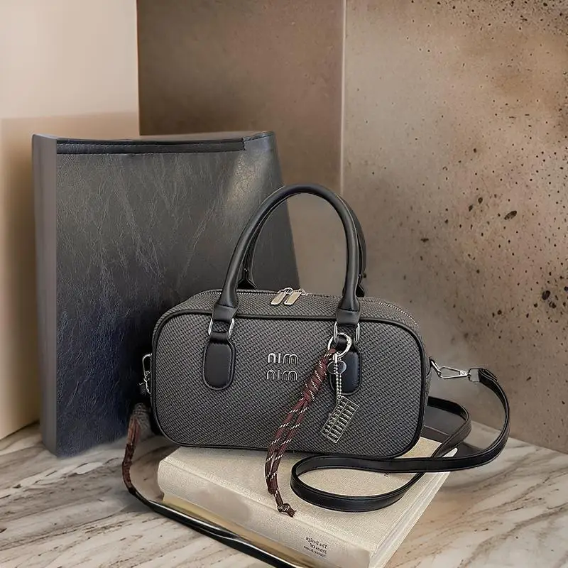 

Stylish Commuter Crossbody Bag - Designer Leather Handbag With Letter Logo Large Capacity Minimalist Women Purse