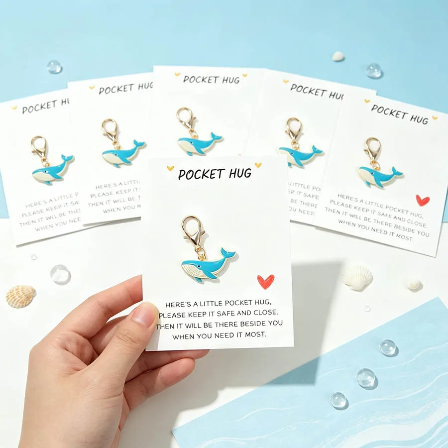 4 Pieces/6 Pieces of Cute Little Whale Keychains, with a Pocket-Sized Greeting Card Included, Suitable as a Gift for Friends, Family, Ocean-Themed Small Pendants, Decorative Gifts, Suitable for Both Men and Women.