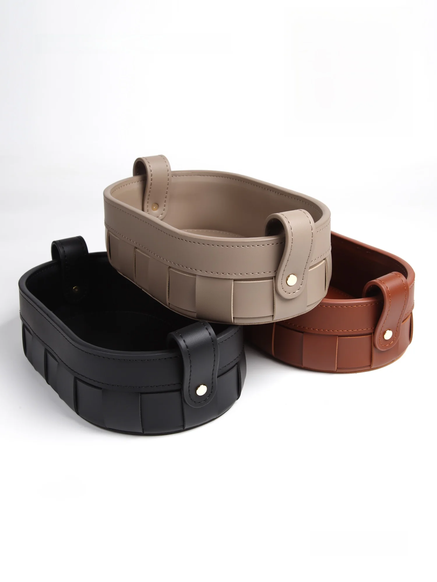 handcrafted-saddle-leather-storage-basket-walnut-handle-artificial-leather-hat-and-coat-storage-display-for-wardrobe
