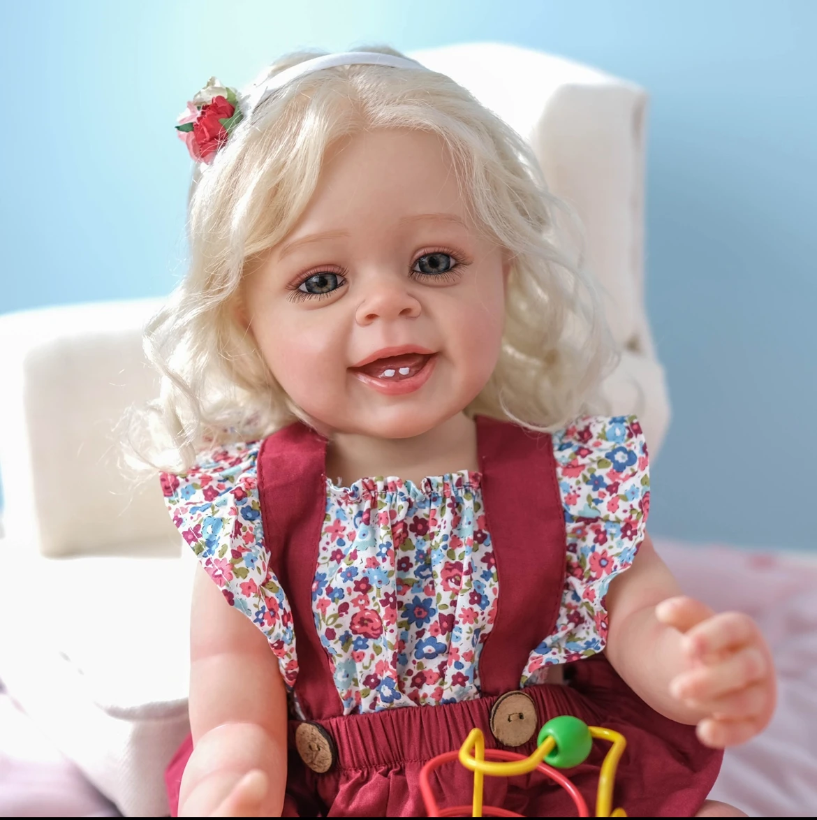 22-calowa lalka Reborn Yannik z miękkiego winylu, ręcznie robiona, luksusowe blond włosy, hiperrealistyczne szczegóły twarzy, realistyczne akrylowe oczy