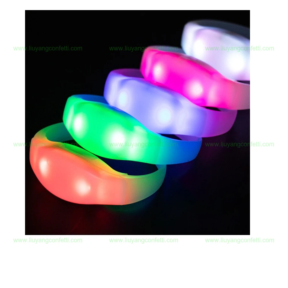 Imagem -04 - Fluorescente Sound Control Pulseira Led Piscando Pulseira de Silicone Pulseira de Vibração Natal dj Decoração de Festa de Casamento 50 Pcs