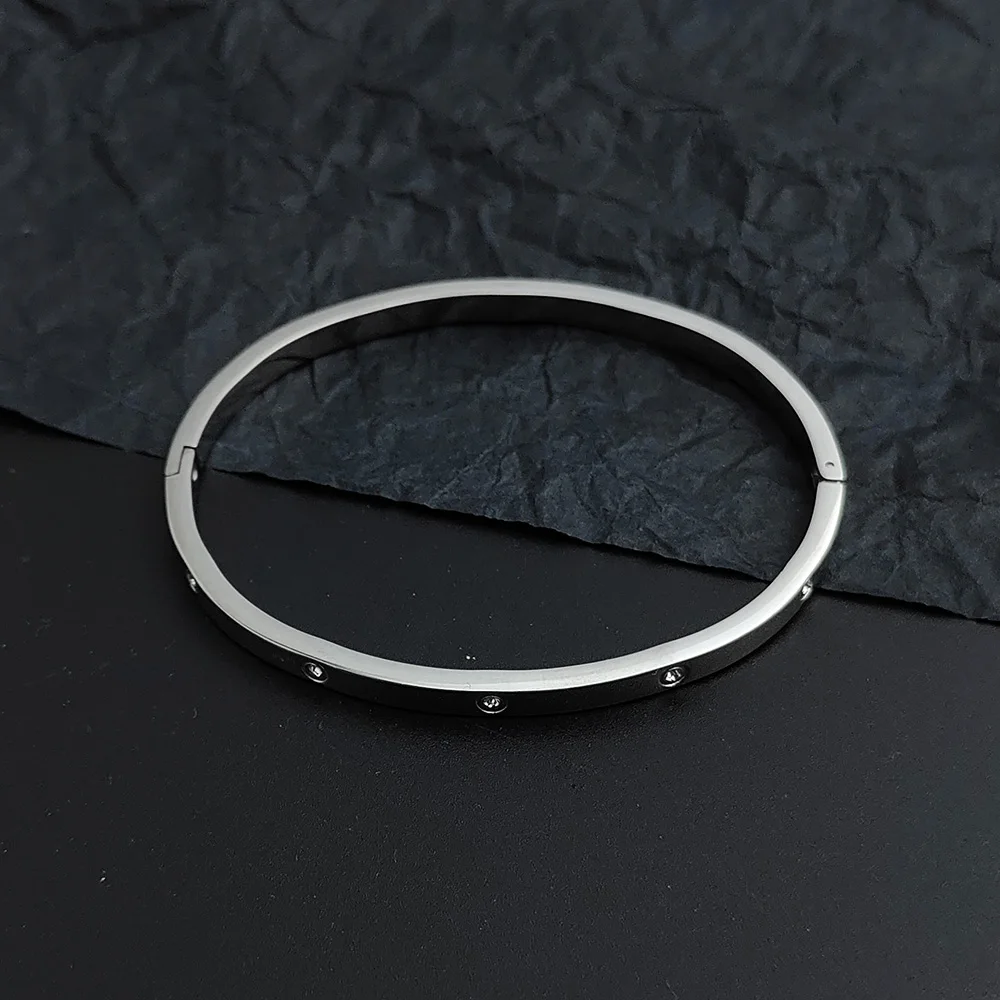 Classic baby's breath inlaid zircon O-shaped buckle bracelet, high-quality gold-plated women's bracelet, wedding party jewelry