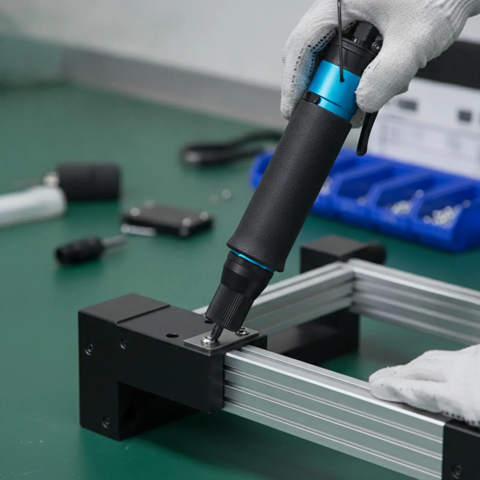 Pneumatic Screwdriver with Bits Adjustable Fastening Power Inline Air