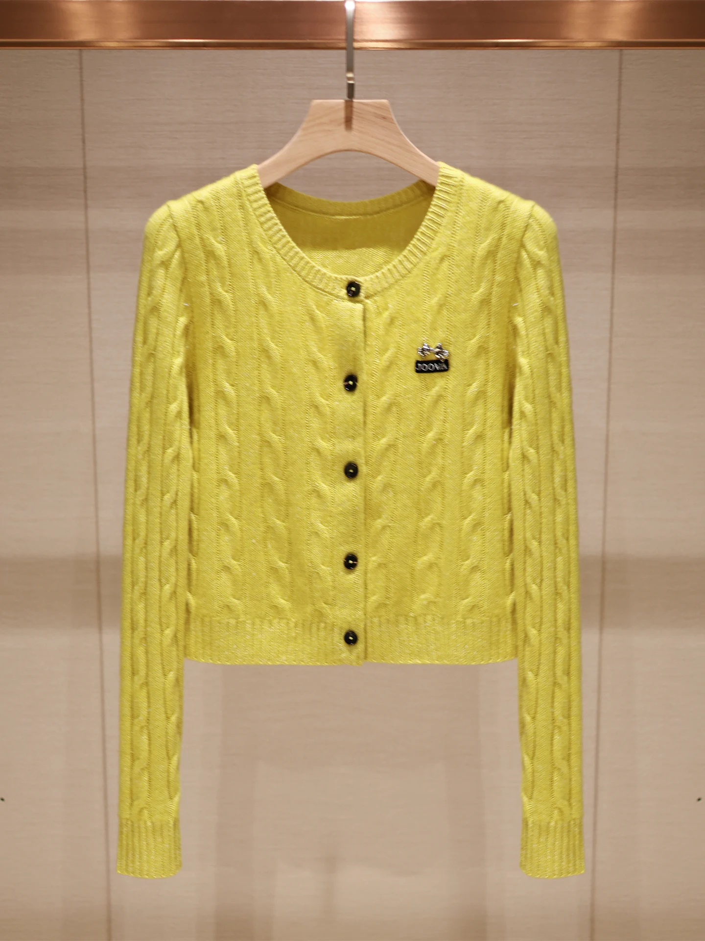 

Желтый вязаный кардиган с длинными рукавами и круглым вырезом, на пуговицах спереди, повседневный, удобный, женский, осенний, модный, уникальный дизайн