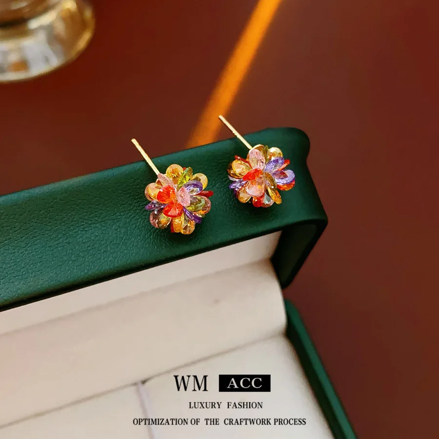 Pendientes de botón de flor de cristal tintado con diseño de aguja plateada, de moda, versátiles, dulces y ligeros, para uso diario