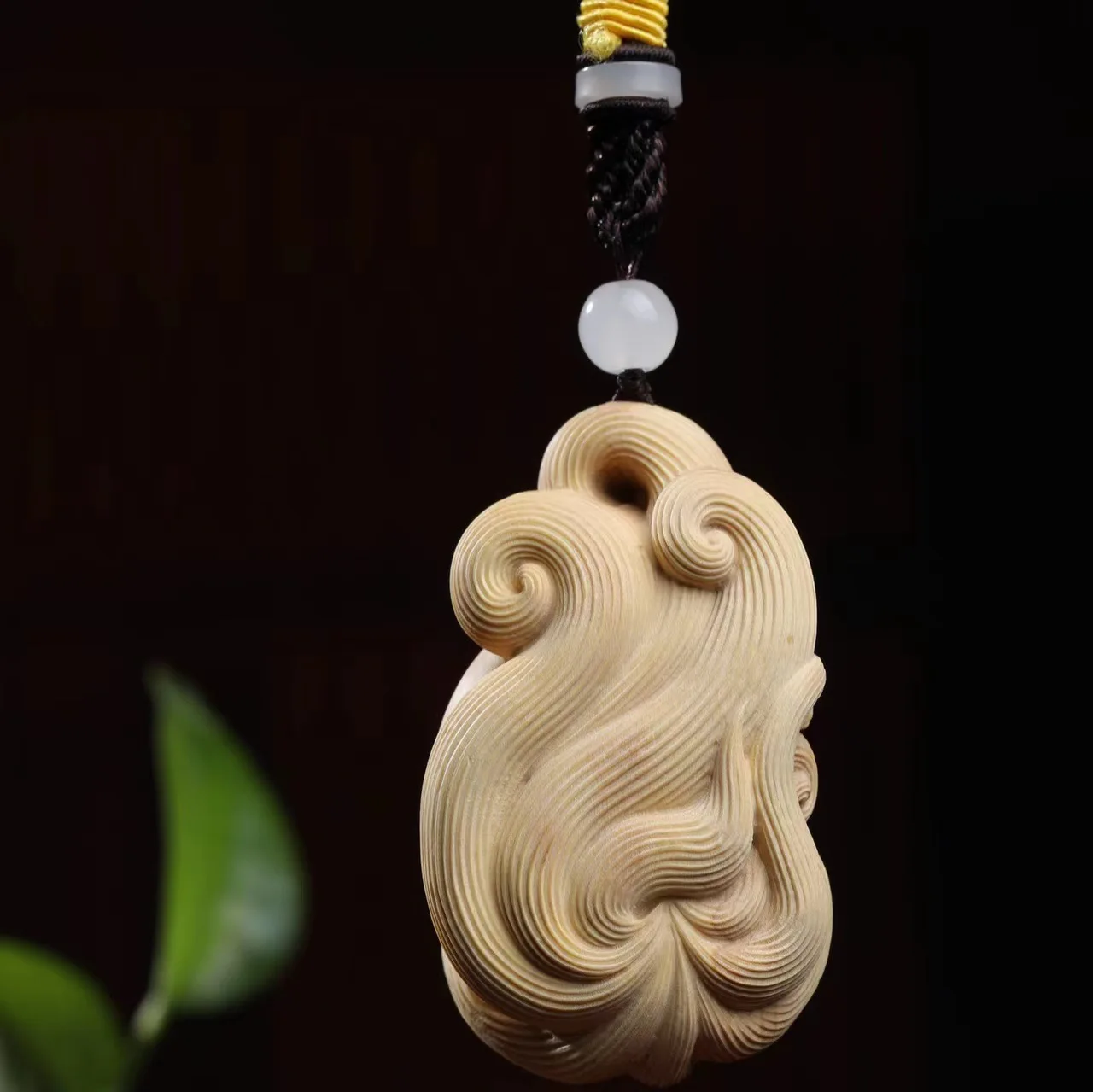 Luck Nine tailed fox fox carving handicrafts lobular boxwood carving root carving hand handle piece Wenwan pendant